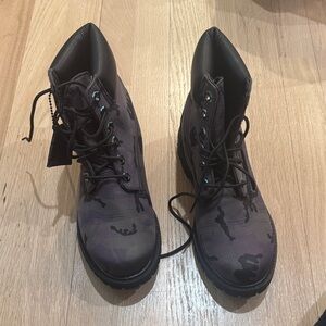 Timberland’s Camouflage Lace-Up Women's Boots
